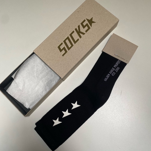 Golden Goose Socks Black/White Stars in sz Medium Unisex New in Box - Picture 2 of 3